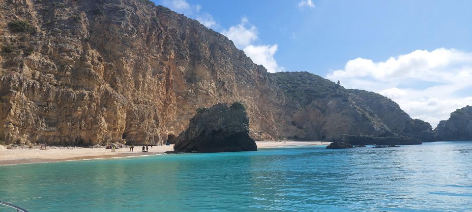 Sesimbra: Ribeiro Do Cavalo Beach Roundtrip Boat Transfer - Meeting Point