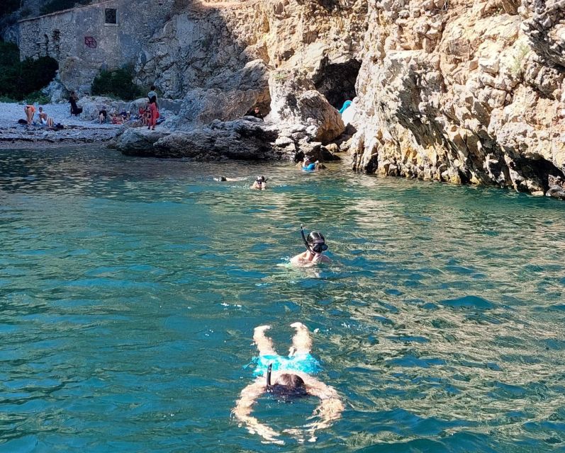 Sesimbra: Secret Bays and Beaches Boat Tour With Snorkeling - Exploring the Inferno Beach