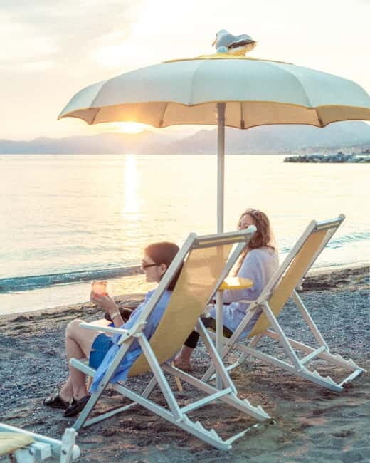 Sestri Levante: Beach day with sunbeds and umbrella - sector 3 - Key Points