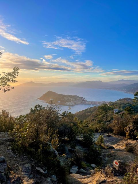 Sestri Levante: Punta Manara Hiking Tour - Traversing the Bay of Silence
