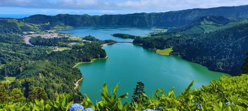 Sete Cidades: West Coast Tour (w/Lunch) - The Journey Begins: From Pickup to Scenic Drive