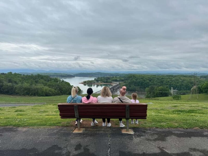 Sevierville: Highlights of Sevierville w/ stop at Buc-ee's - Deep Dive into Each Stop