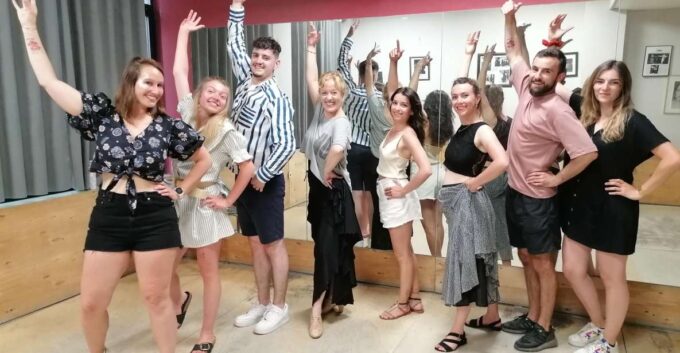 Sevilla: Flamenco Class Experience - Frequently Asked Questions