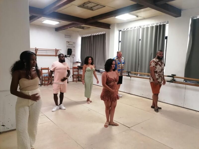 Sevilla: Latin Dance and Salsa Class Experience - What the Experience Looks Like