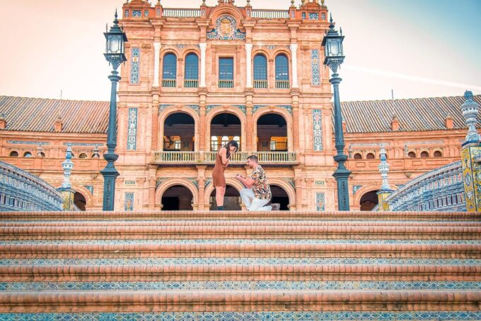 Sevilla: Surprise Proposal Photoshoot With a Photographer - Frequently Asked Questions