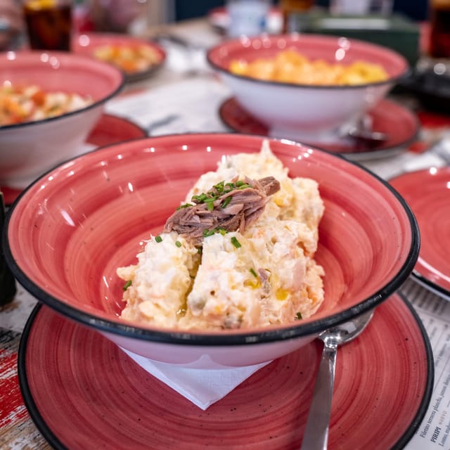 Seville Adventure: Historic Walking Tour & Traditional Tapas - Tour Guide and Accessibility