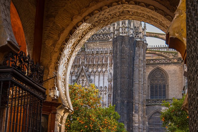 Seville Alcazar, Cathedral and Giralda Skip-The-Line Guided Tour - Tips for a Great Experience