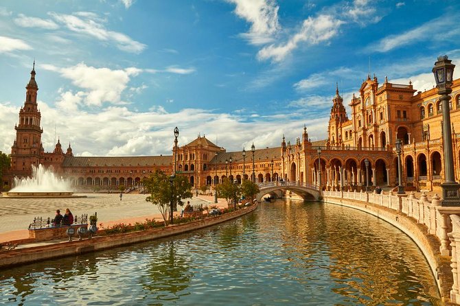 Seville & Alcazar Skip the Line From Cadiz Port (Cruisers Only) - Walking Tour of Santa Cruz