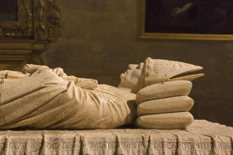 Seville: Cathedral & Giralda Guided Tour With Entry Tickets - Experience Highlights