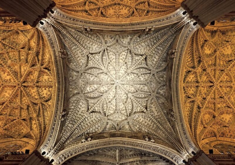 Seville: Cathedral & Giralda Tower Guided Tour With Tickets - Itinerary Highlights