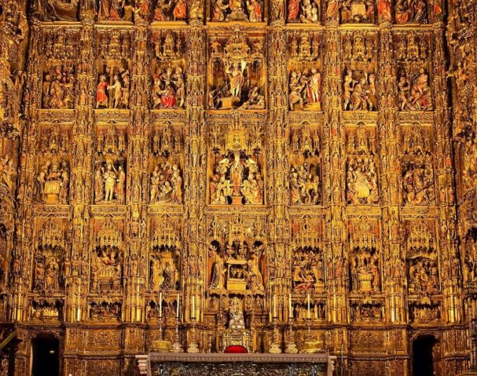 Seville: Cathedral & Giralda Tower Guided Tour With Tickets - Climbing the Giralda Tower