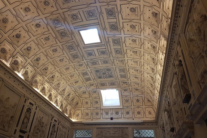 Seville Cathedral Tour Including Tickets and Skip the Line Entry - Tour Inclusions