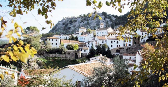Seville: Day Trip to White Towns of Andalusia - Explore Zahara De La Sierra