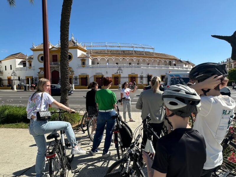 Seville: Dutch Highlights Tour - A Practical Introduction to Seville on Two Wheels