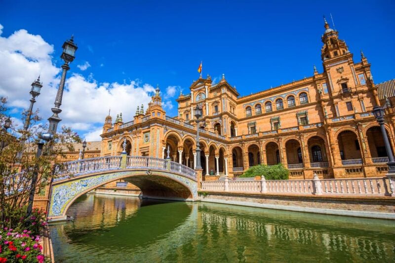 Seville: Express Walk With a Local in 60 Minutes - Preparation and Requirements