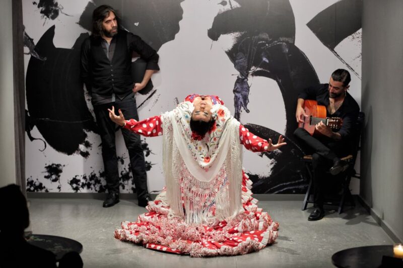 Seville: Flamenco Show Ticket at the Foot of the Giralda - Good To Know