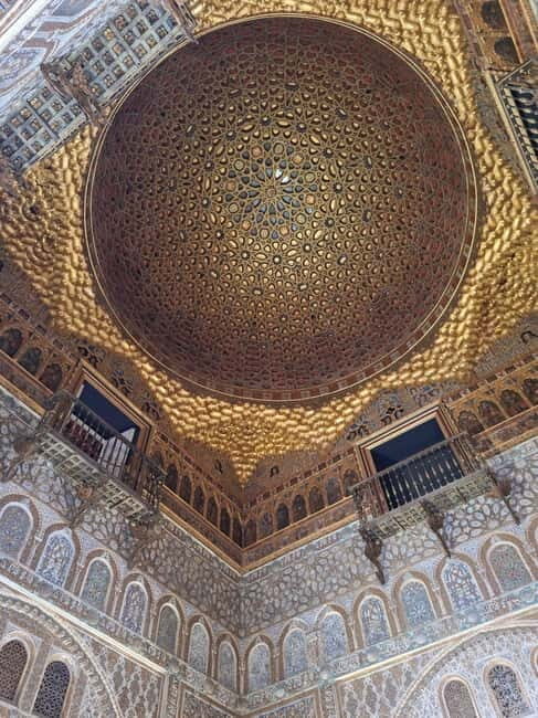 Seville: Guided visit to the Alcázar, Cathedral and Giralda - Climbing the Giralda