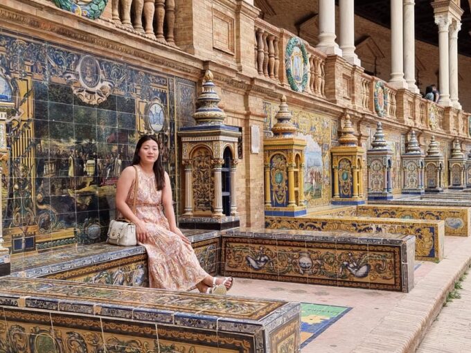 Seville Private Tour, the True Heart of Andalusia, From Faro - Indulging in a Traditional Spanish Meal