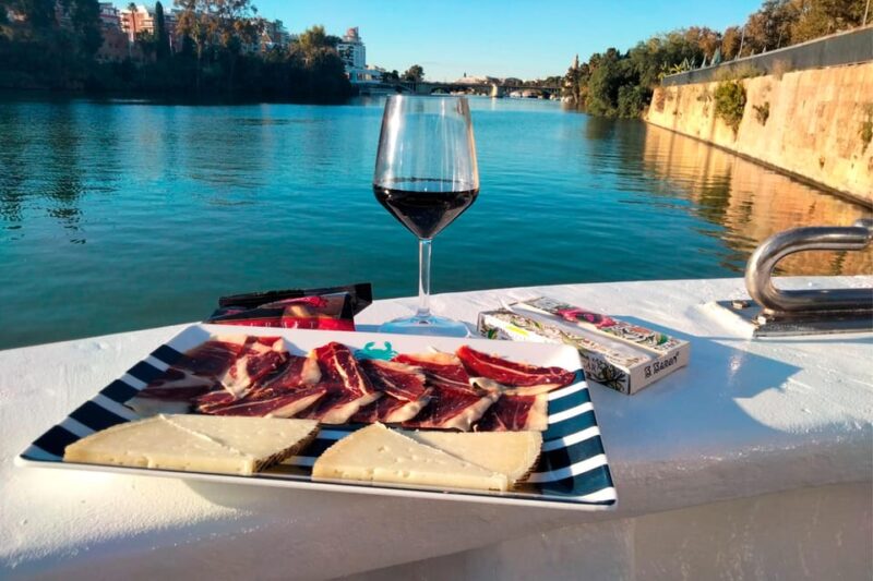 Seville: Restaurant Boat Ride on the Guadalquivir River With Lunch/Dinner - Boat Features & Comfort