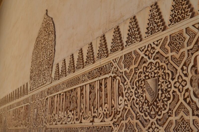 Seville: Royal Alcázar Skip-the-Line Guided Tour - Experience Highlights
