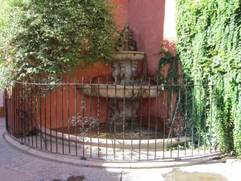 Seville: Santa Cruz Old Jewish Quarter Walking Tour - Good To Know
