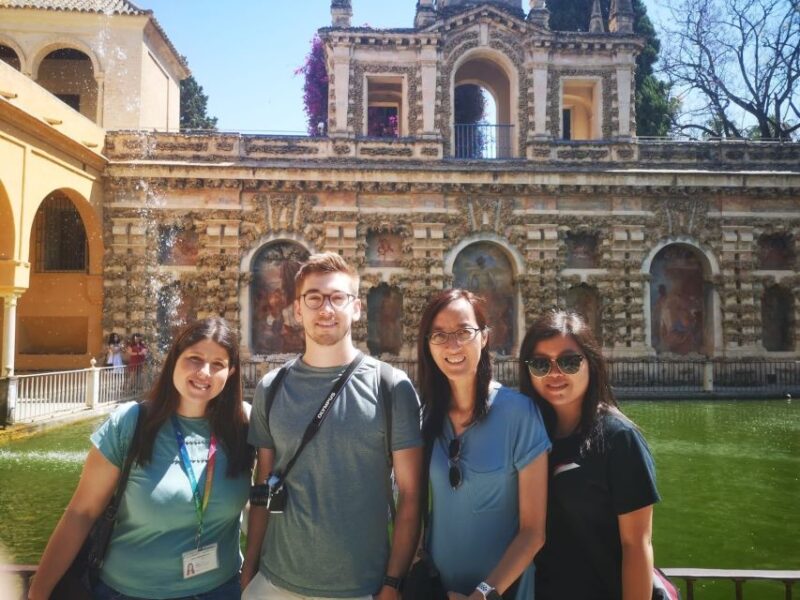 Seville: Small-Group Alcázar Guided Tour & Entry Ticket - Moorish and Christian Influences: The Mudejar Palace