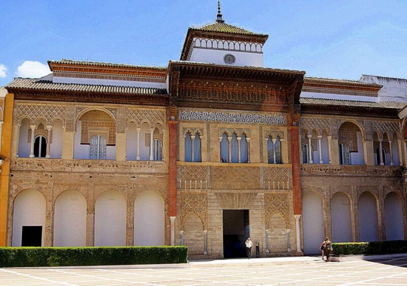 Seville: Small-Group Alcázar Guided Tour & Entry Ticket - The Gothic Palace: Castilian Conquest and Christian Rule