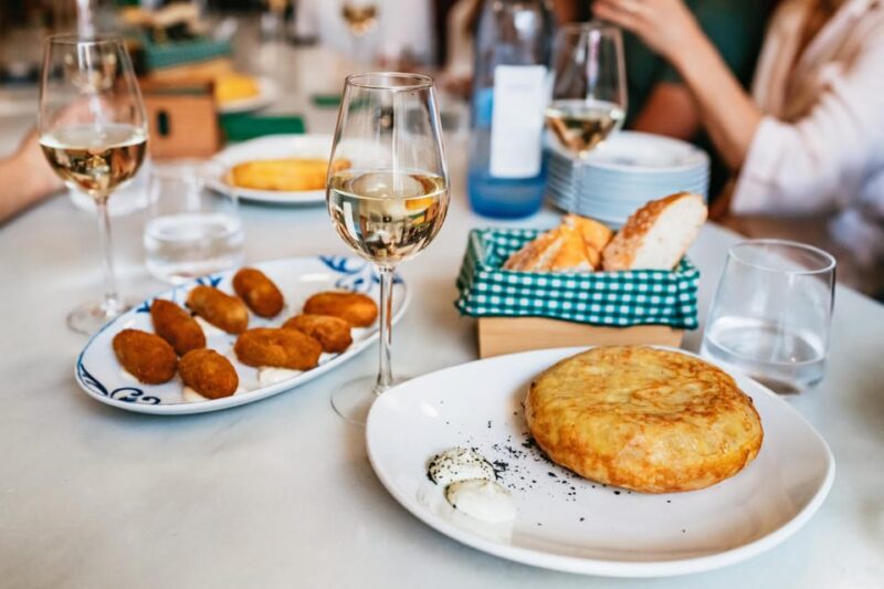 Seville: Tapas, Taverns and History Guided Walking Tour - Food Tasting at Taberna Álvaro Peregil