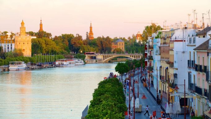 Seville: Tasting Tour With Market Visit and Tapas Lunch - Triana Market Exploration