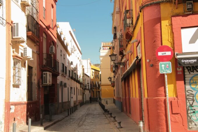 Seville: Tour, Class, Traditional Food and Exciting Flamenco Show - Savor the Flavors of Seville