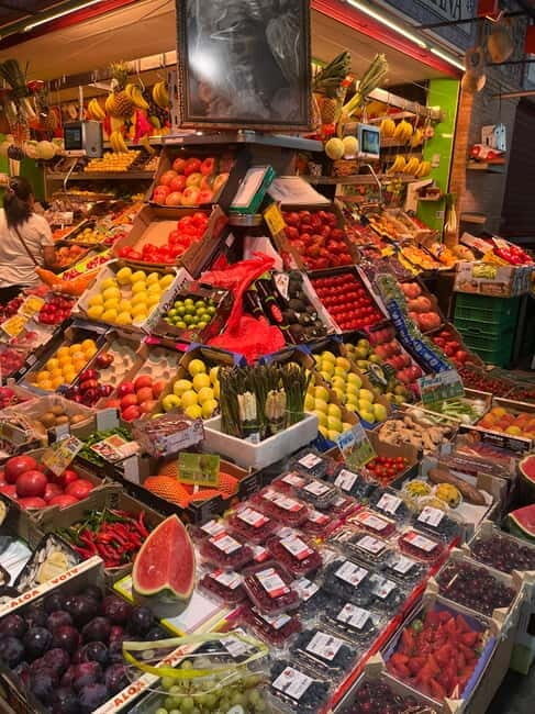 Seville: Triana Market Tapas Tour with Drinks - Sipping and Savoring: Drinks that Define the Region