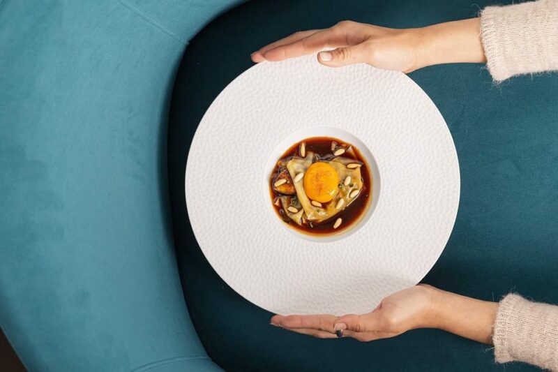 Seville With a Michelin Chef: Gastronomic Tour Around Secret Corners - Delving Into the Origins of Dishes and Wines