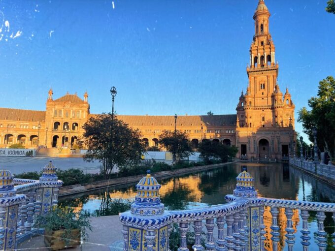 Seville:Polaroid Instant Photo Session + Walk - Exploring Sevilles Monuments