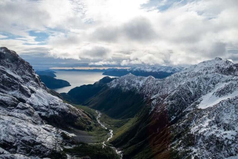 Seward: Alpine Hike and Picnic Helicopter Tour - Key Points