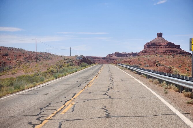 Shaka Guide: Road to Monument Valley in Arizona - Exploring Monument Valley