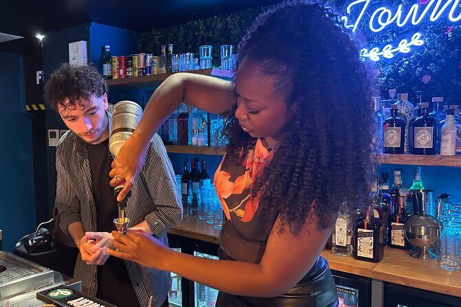 Shake, Mix & Sip: Cocktail Workshop in Old Nice - An In-Depth Look at the Cocktail Workshop Experience