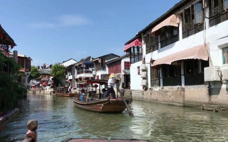 Shanghai: Private Shanghai & Zhujiajiao Tour with Lunch - Who Is This Tour Best For?