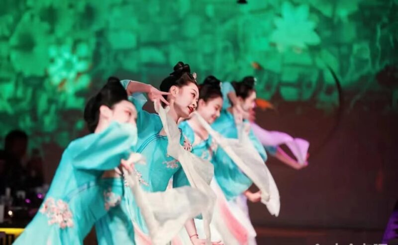 Shanghai: Royal Banquet With Chinese Cultural Performance - Age Policies