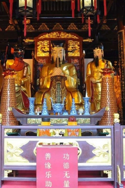Shanghai: Yu Garden and City God Temple Walking Tour - Itinerary Details