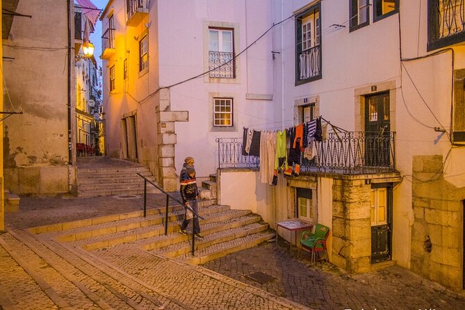 Shared Arrival Transfer: From Lisbon Airport to Hotels - Travel Tips