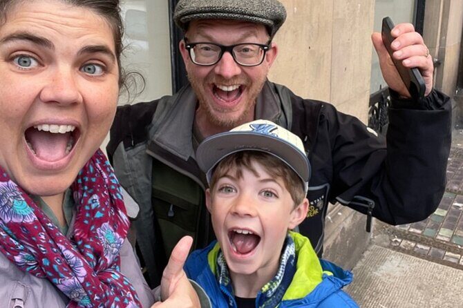 Sheffield Self-Guided Interactive Treasure Hunt - Discovering Hidden Gems and Fun Facts