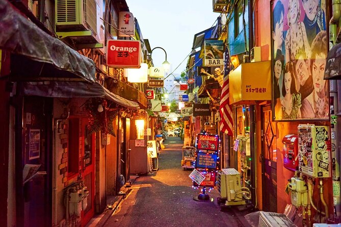 Shinjuku Night Tour and Explore Tokyo Neon Wonderland - Discovering the Rich Culture and History of Shinjuku