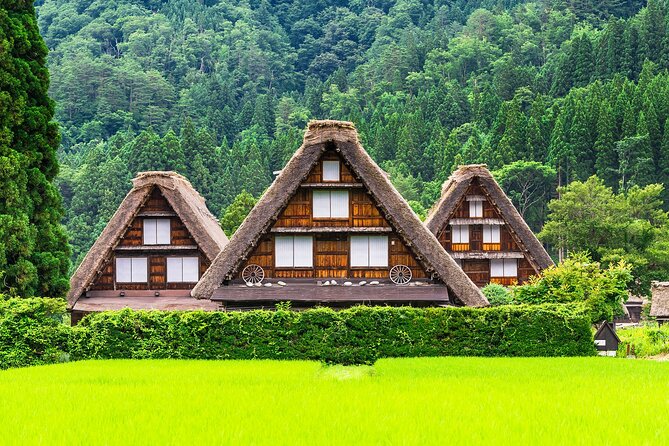 Shirakawago and Takayama Bus Tour From Nagoya - What to Expect