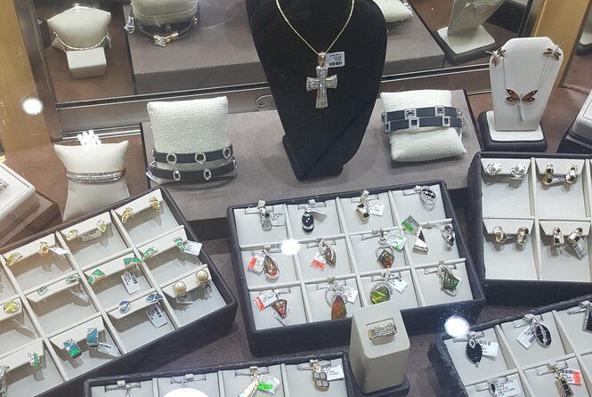 Shopping From Ocho Rios Hotels - Authenticity and Local Flavor: What Makes This Tour Special