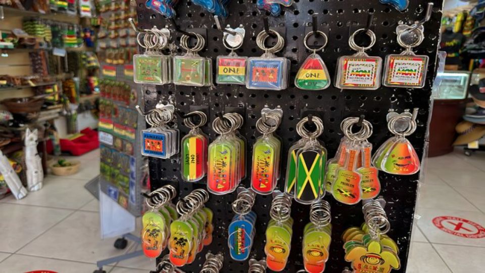 Shopping & Sightseeing Local Guided Tour In Montego Bay - Crafts Market Visit