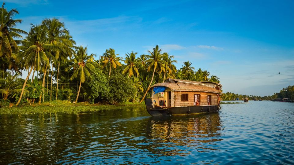 Shore Excursion; Alappuzha Backwater Cruise in Houseboat. - Key Points