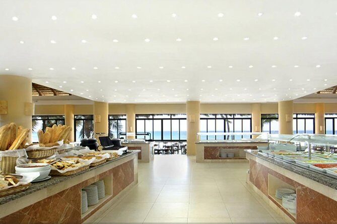 Shore Excursion: Viva Wyndham Resort For The Day With Unlimited Food & Drinks - FAQ