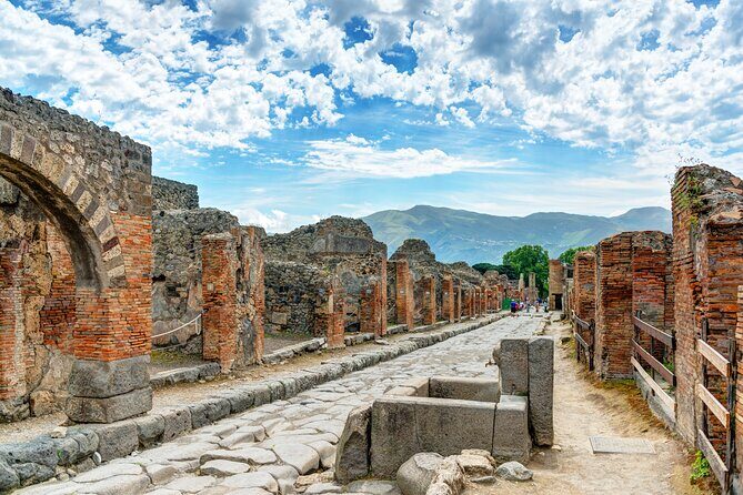 Shore Excursion:Pompeii & Mount Vesuvius with Lunch - Why This Tour Offers Great Value