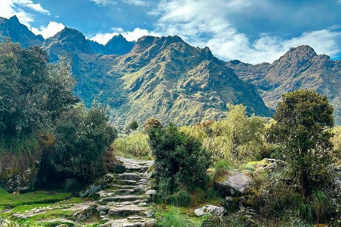 Short Inca Trail to Machu Picchu 2 Days & 1 Night - Arrival at Machu Picchu