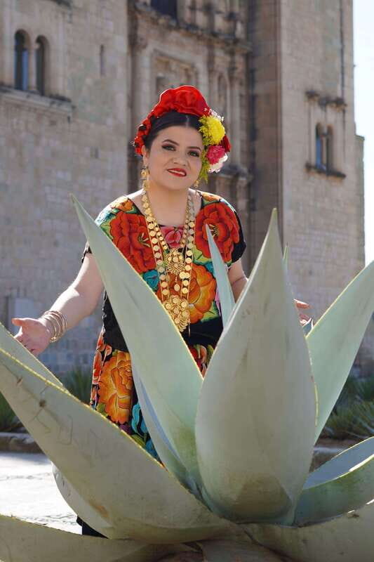 Show off your beauty wearing a typical Oaxacan costume + photo session - An in-depth look at the experience
